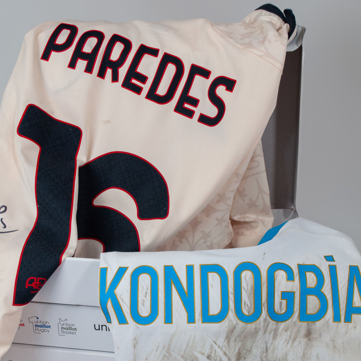 De mystery voetbalshirtbox gedragen 🔥
